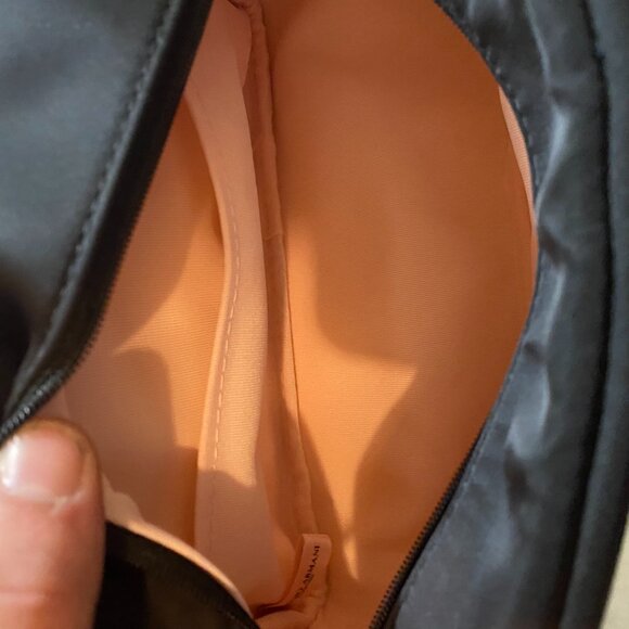 Giorgio Armani Parfums Travel Toiletry Bag Duo with Gift Box - Picture 4 of 6